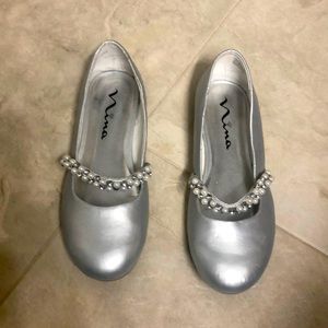 Nina Nataly shoe - silver Soft Napa - girls size 4M